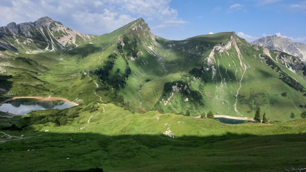 Landsberger Hütte Ausblick auf die Seen: Rückblick 2025 Landsberger Hütte Ausblick auf die Seen: Rückblick 2025